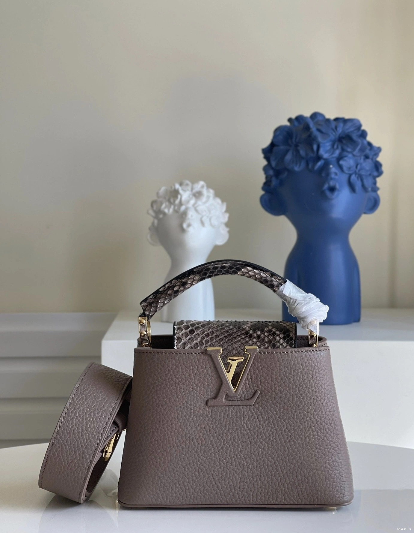 MINI LOUIS CAPUCINES VUITTON 0725